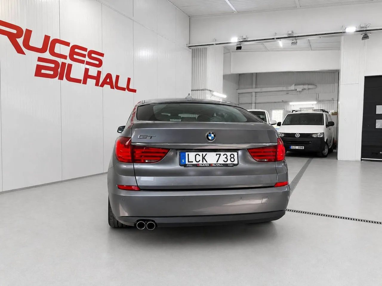 Vehicle image 7