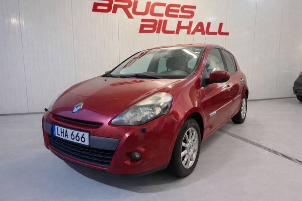 Renault Clio 5-dörrars Halvkombi 1.5 dCi , Årlig skatt 1103:- , - 2011