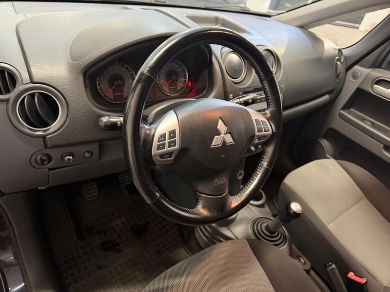 Mitsubishi Colt bild 9