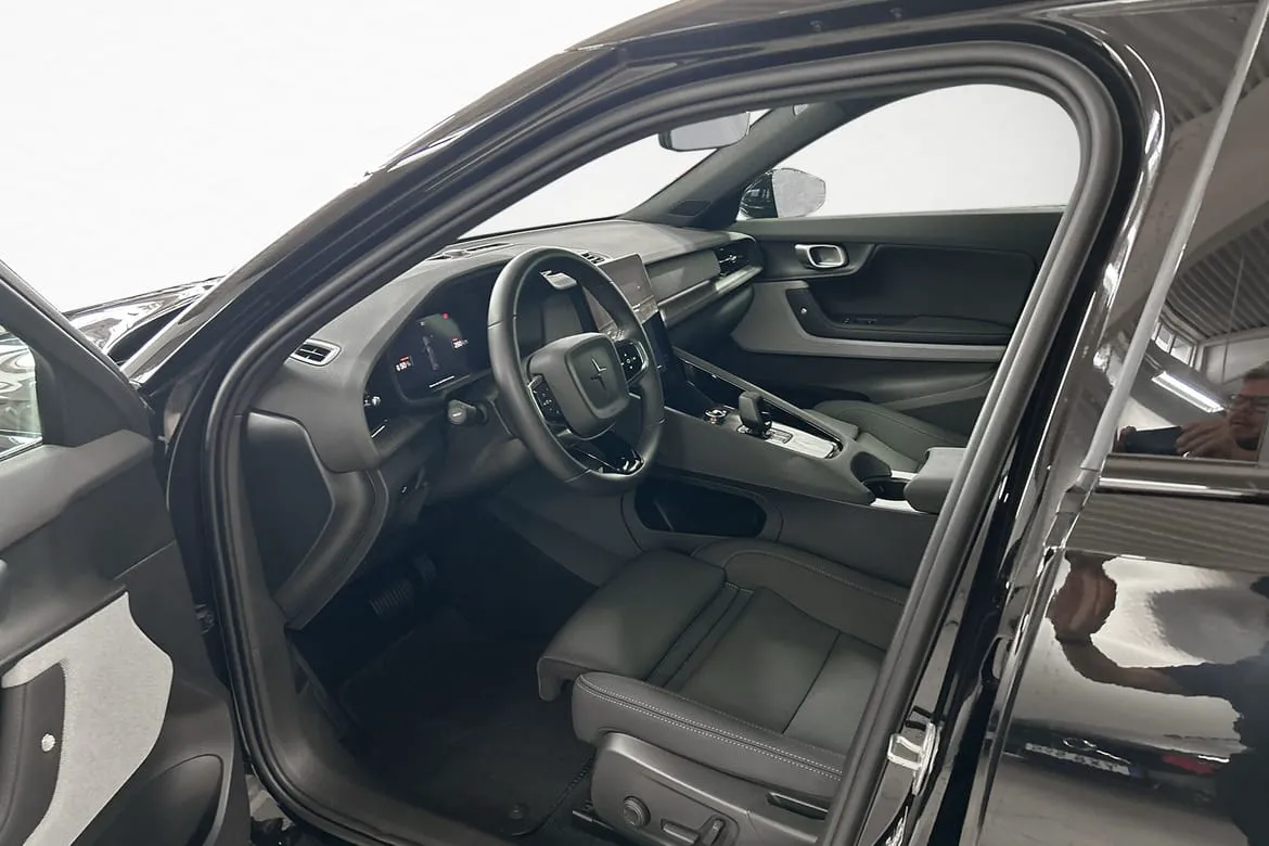 Vehicle image 21
