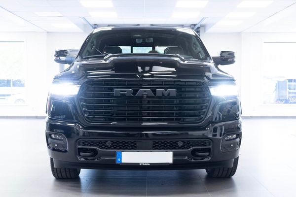Dodge Ram Laramie Night | 3 995:-/mån inkl service och v-hjul - 2025