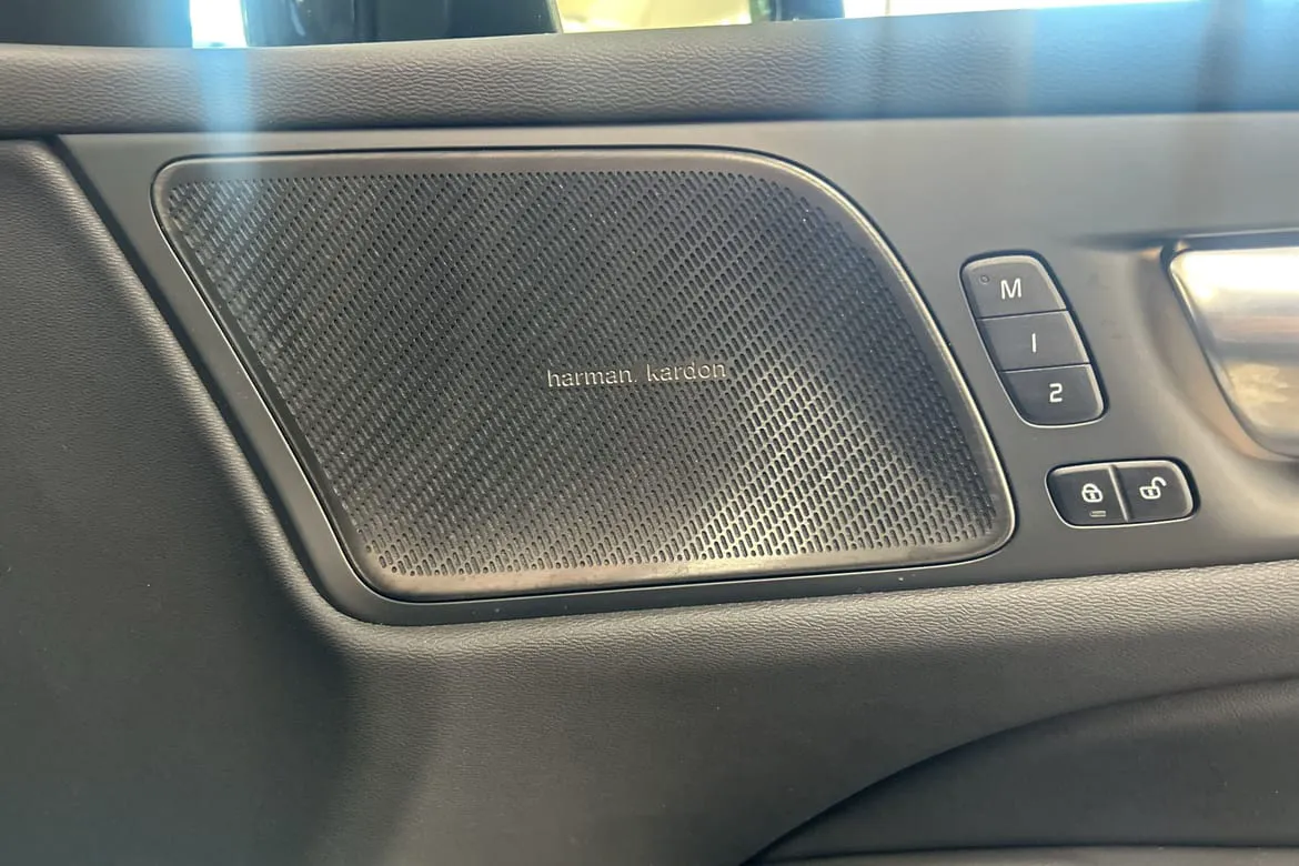 Vehicle image 28