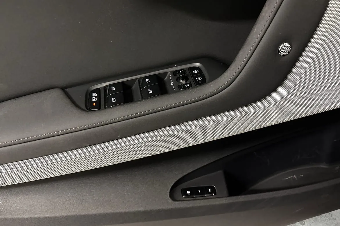 Vehicle image 39