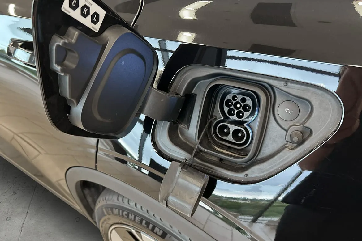 Vehicle image 38