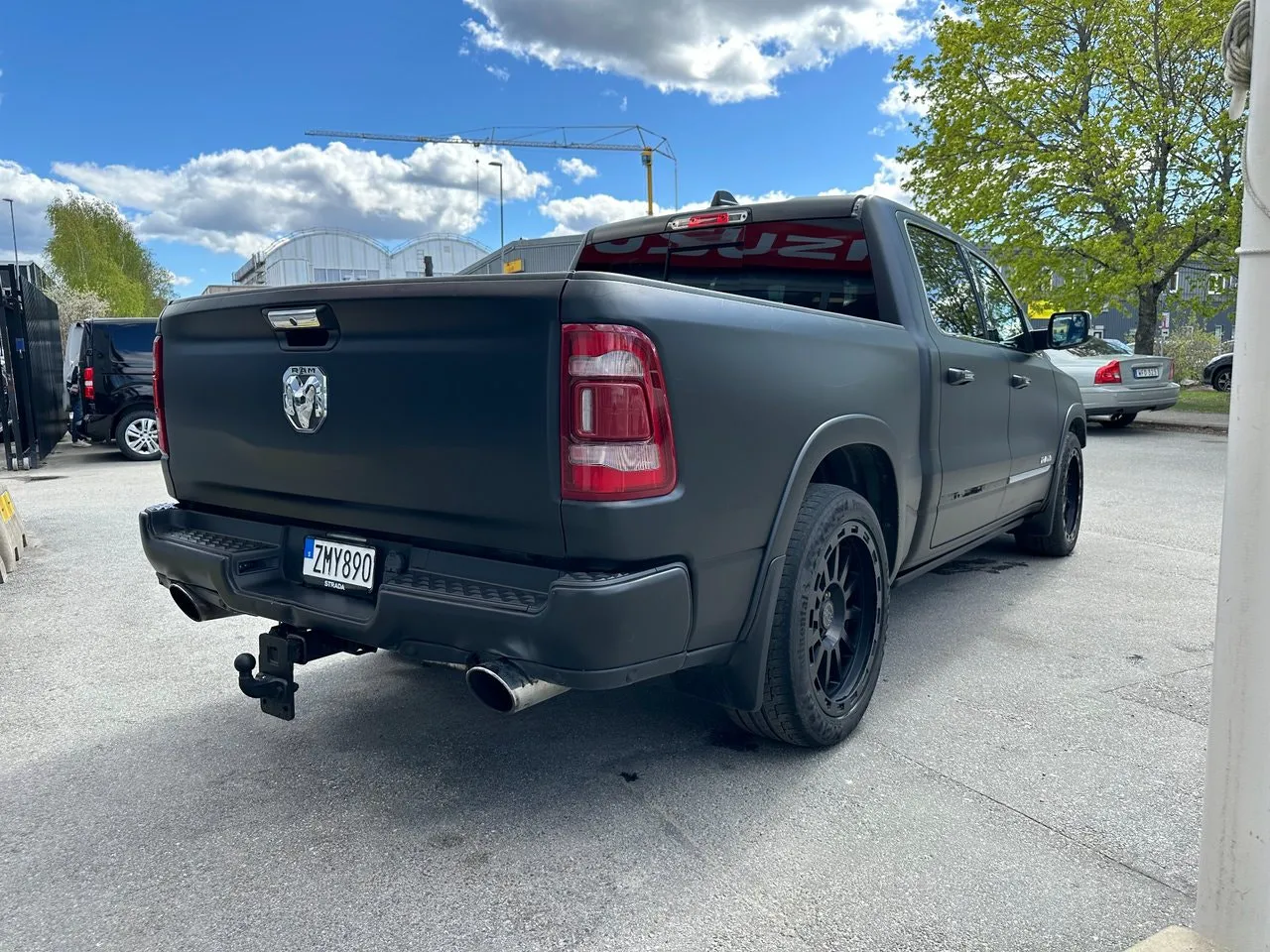 Vehicle image 5