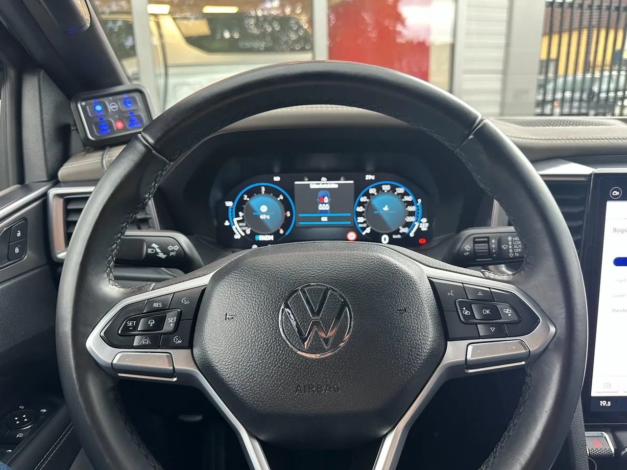 Vehicle image 24