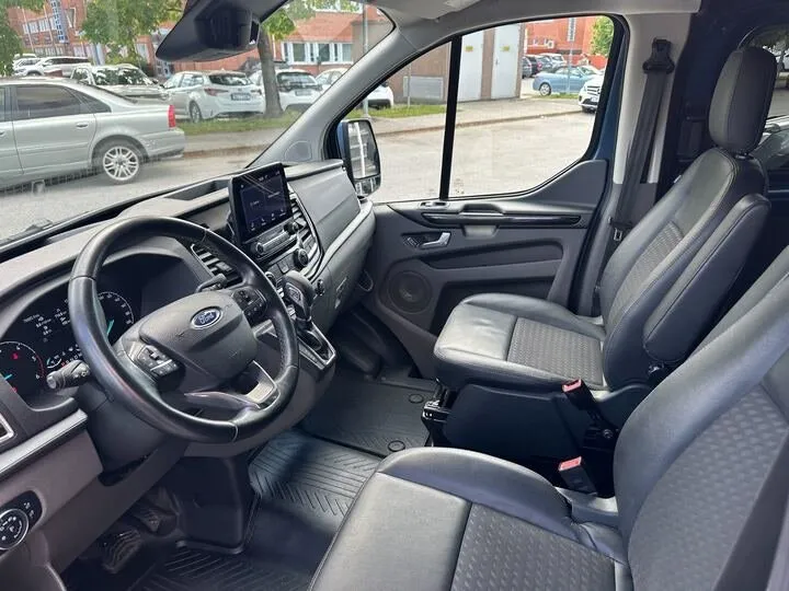 Vehicle image 14
