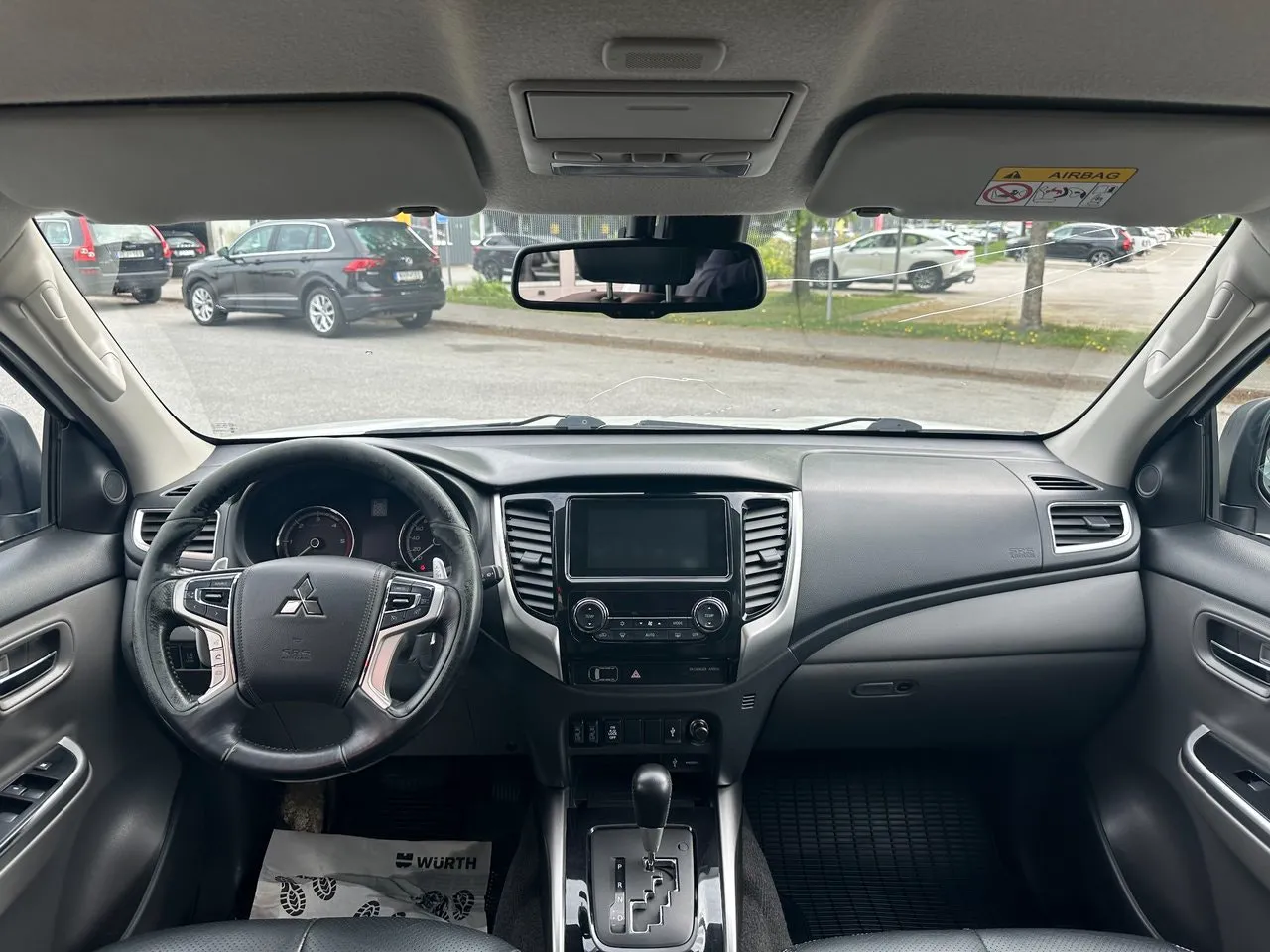 Vehicle image 16
