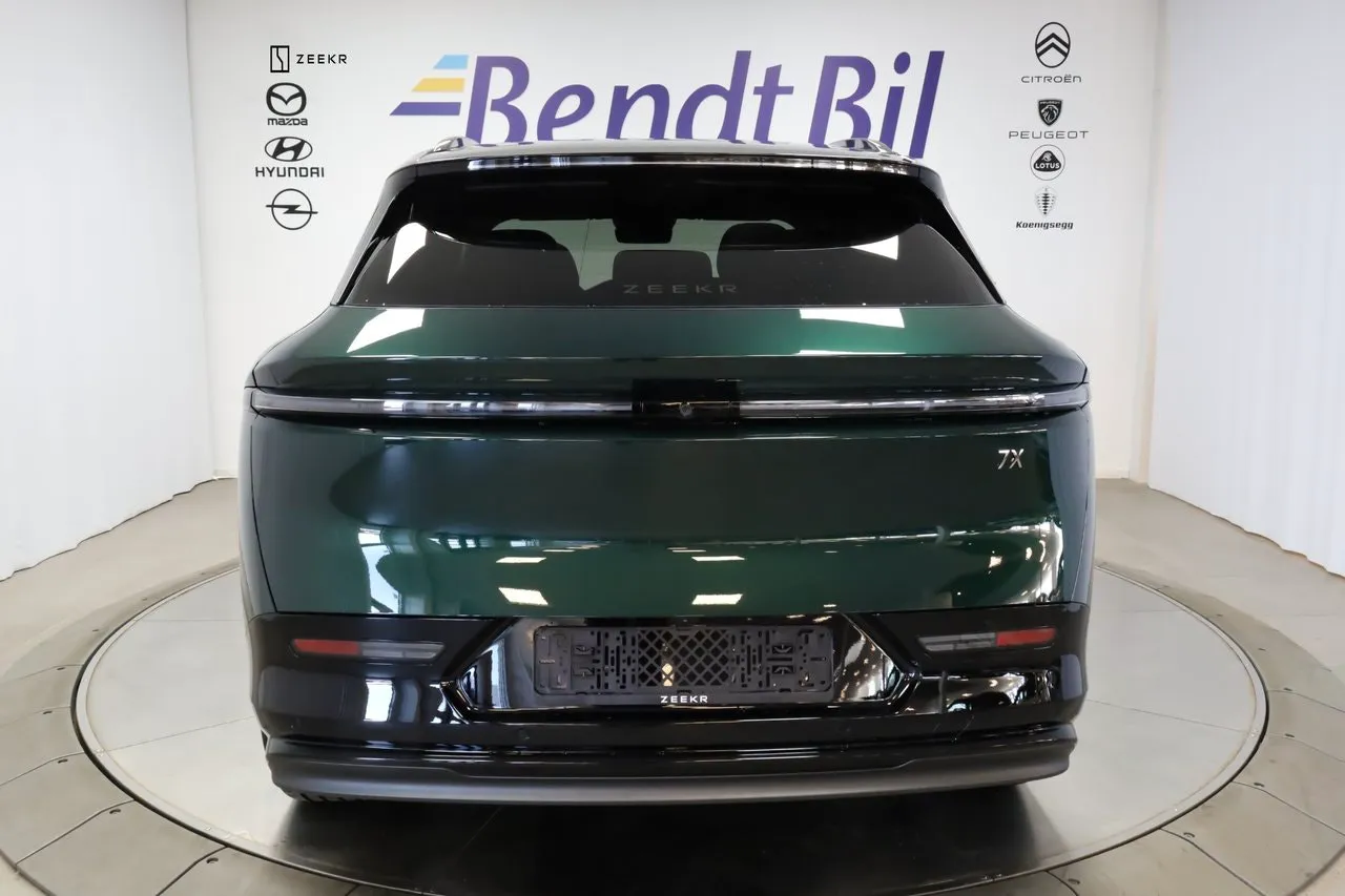 Vehicle image 7