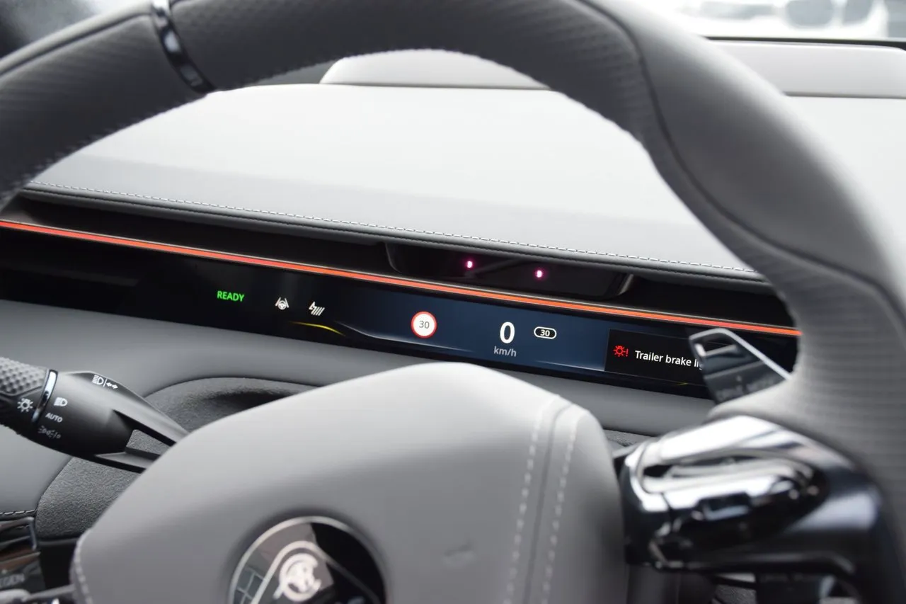 Vehicle image 30