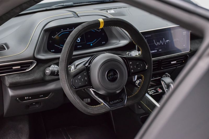 Lotus Emira bild 6
