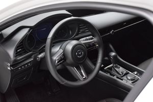 Mazda 3 bild 2