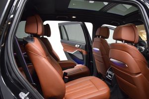 BMW X7 bild 25