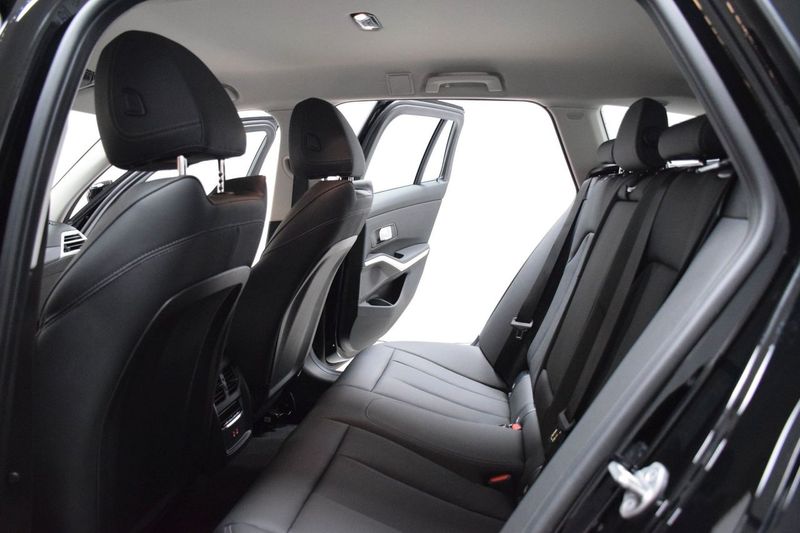 BMW 330 bild 6