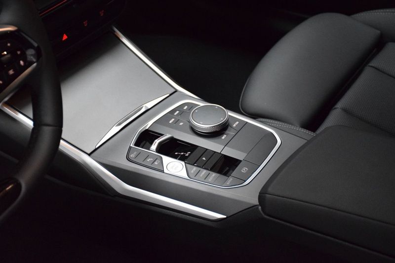 BMW 330 bild 10
