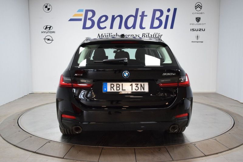 BMW 330 bild 13