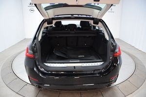 BMW 330 bild 14