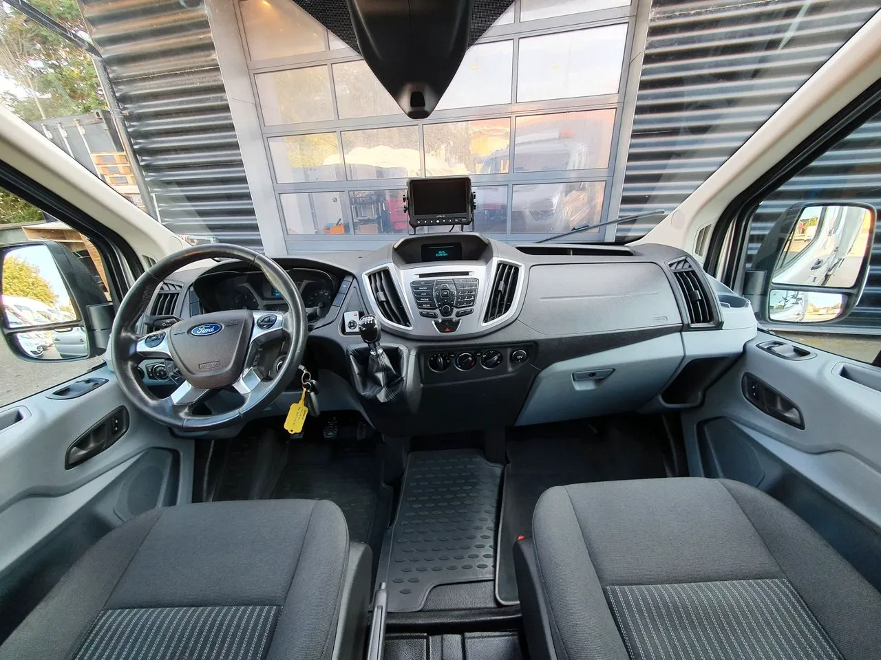 Vehicle image 4