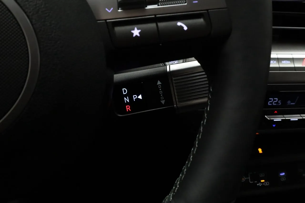 Vehicle image 24