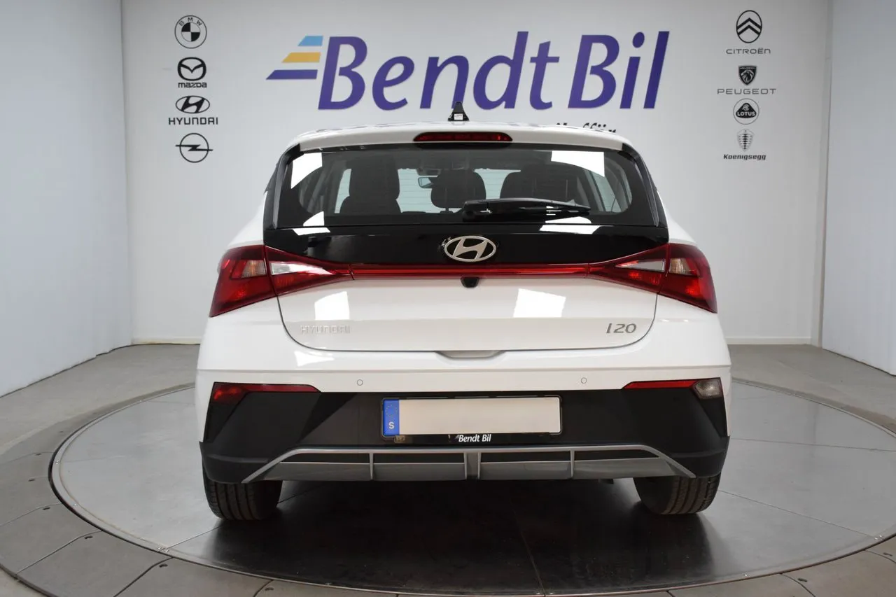 Vehicle image 8