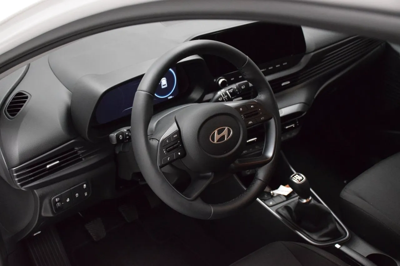 Vehicle image 21