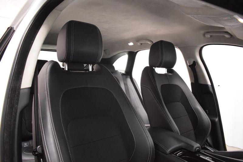 Jaguar F-Pace bild 21
