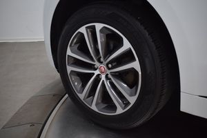 Jaguar F-Pace bild 6