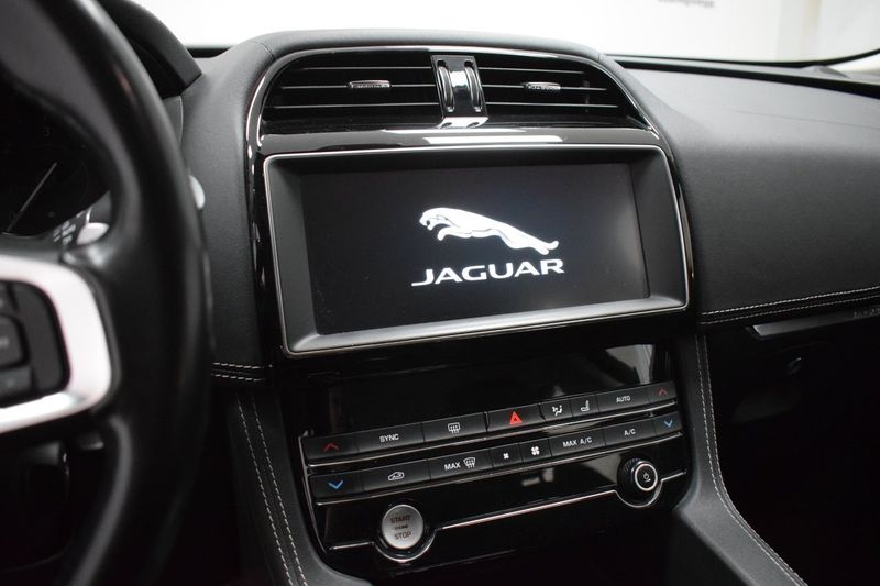 Jaguar F-Pace bild 17