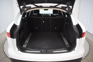 Jaguar F-Pace bild 10