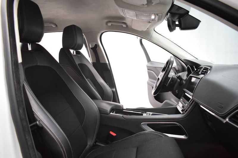 Jaguar F-Pace bild 22