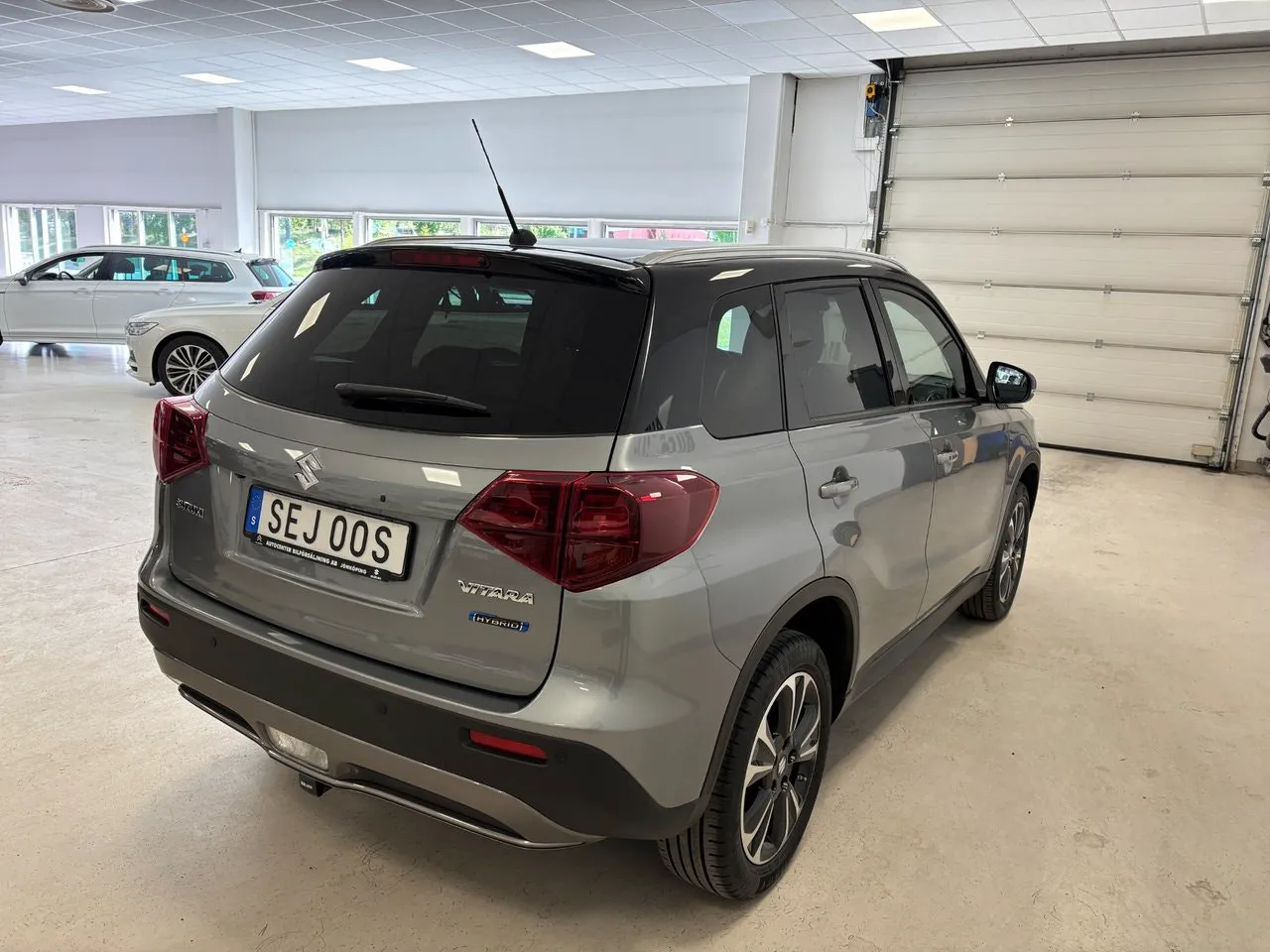 Vehicle image 4