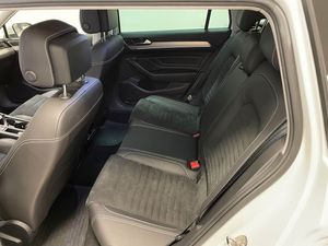 Volkswagen Passat bild 8