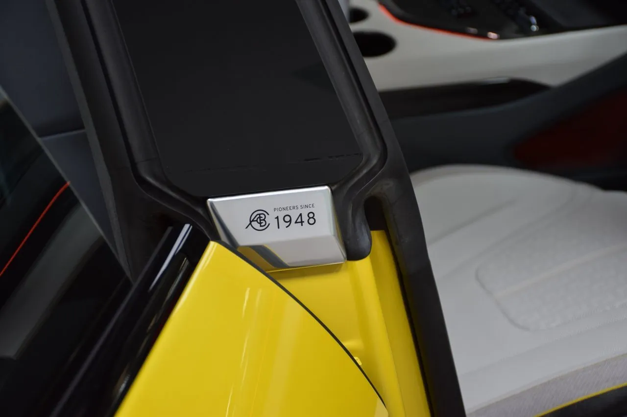 Vehicle image 30