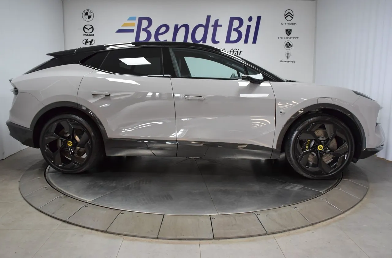 Vehicle image 23