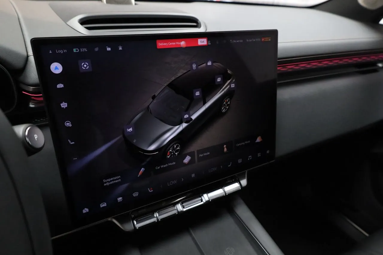 Vehicle image 30