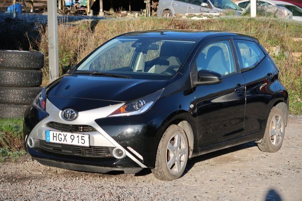 Toyota Aygo 5-dörrar 1.0 VVT-i x-shift X-PLAY Euro 6 - 2017