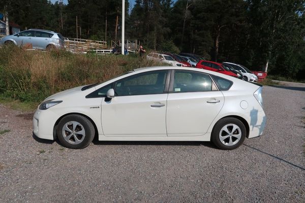 Toyota Prius Plug-in Hybrid 1.8 VVT-i + 3JM Plug-in CVT Euro 5 - 2012