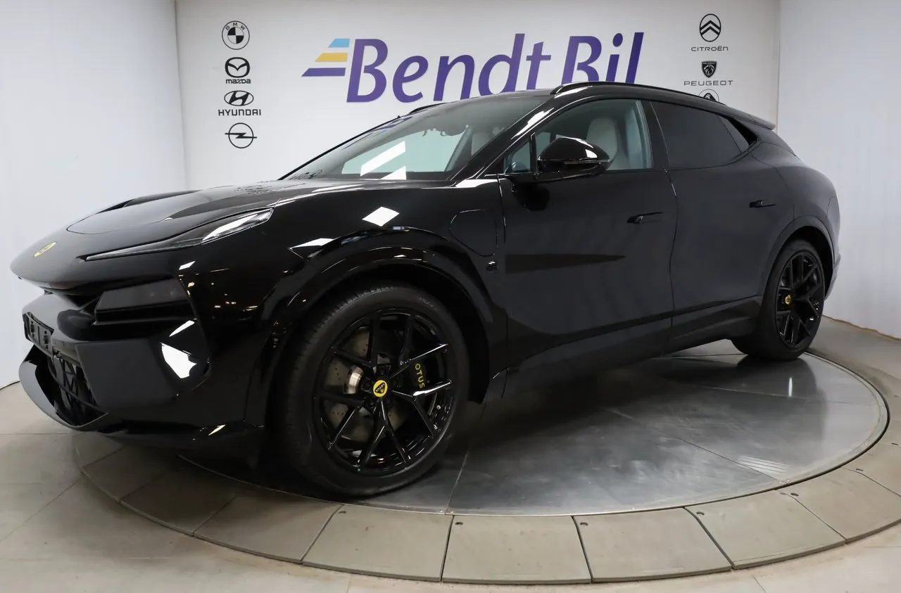 Vehicle image 8