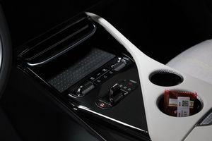 Lotus Eletre bild 26