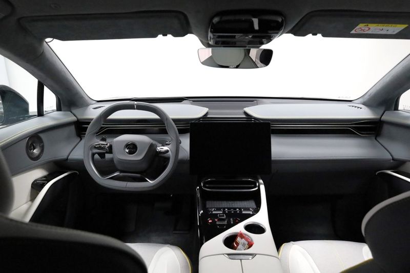 Lotus Eletre bild 3