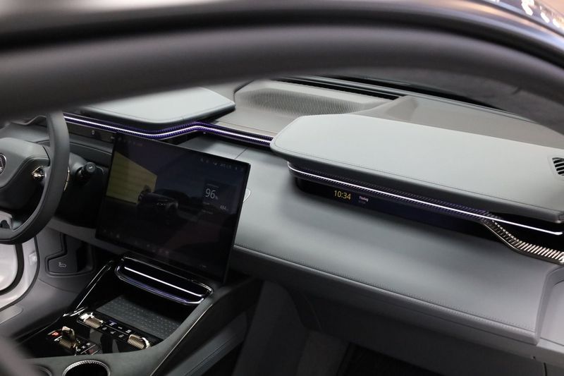 Lotus Eletre bild 23