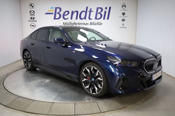 BMW 550 e xDrive Comfort | Innovation | M Sport Pro - 2024