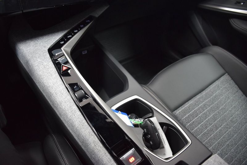 Peugeot e-3008 bild 23