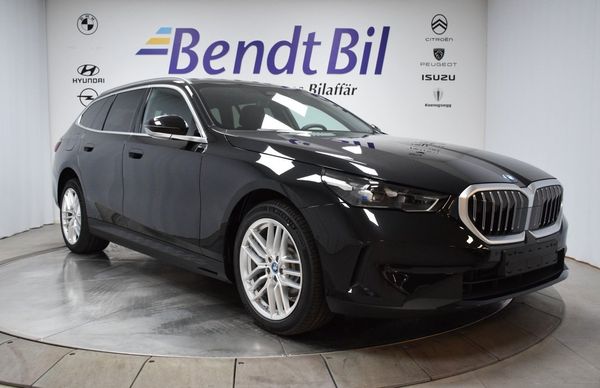 BMW 530 e Touring | Adaptiv farthållare | Dragkrok | Rattvärme - 2025