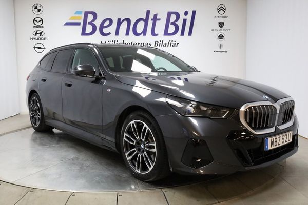 BMW 530 e xDrive Touring M Sport | HK | Rattvärme | Drag - 2025
