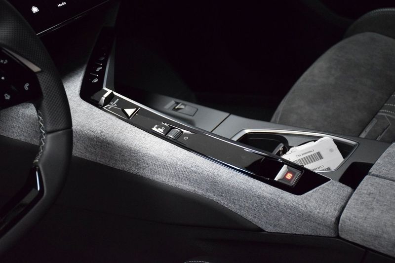 Peugeot e-5008 bild 12