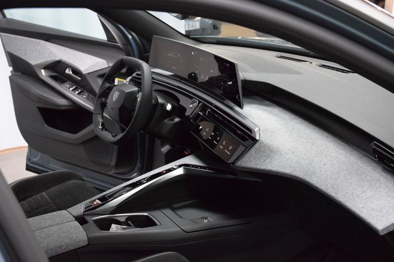 Peugeot e-5008 bild 17