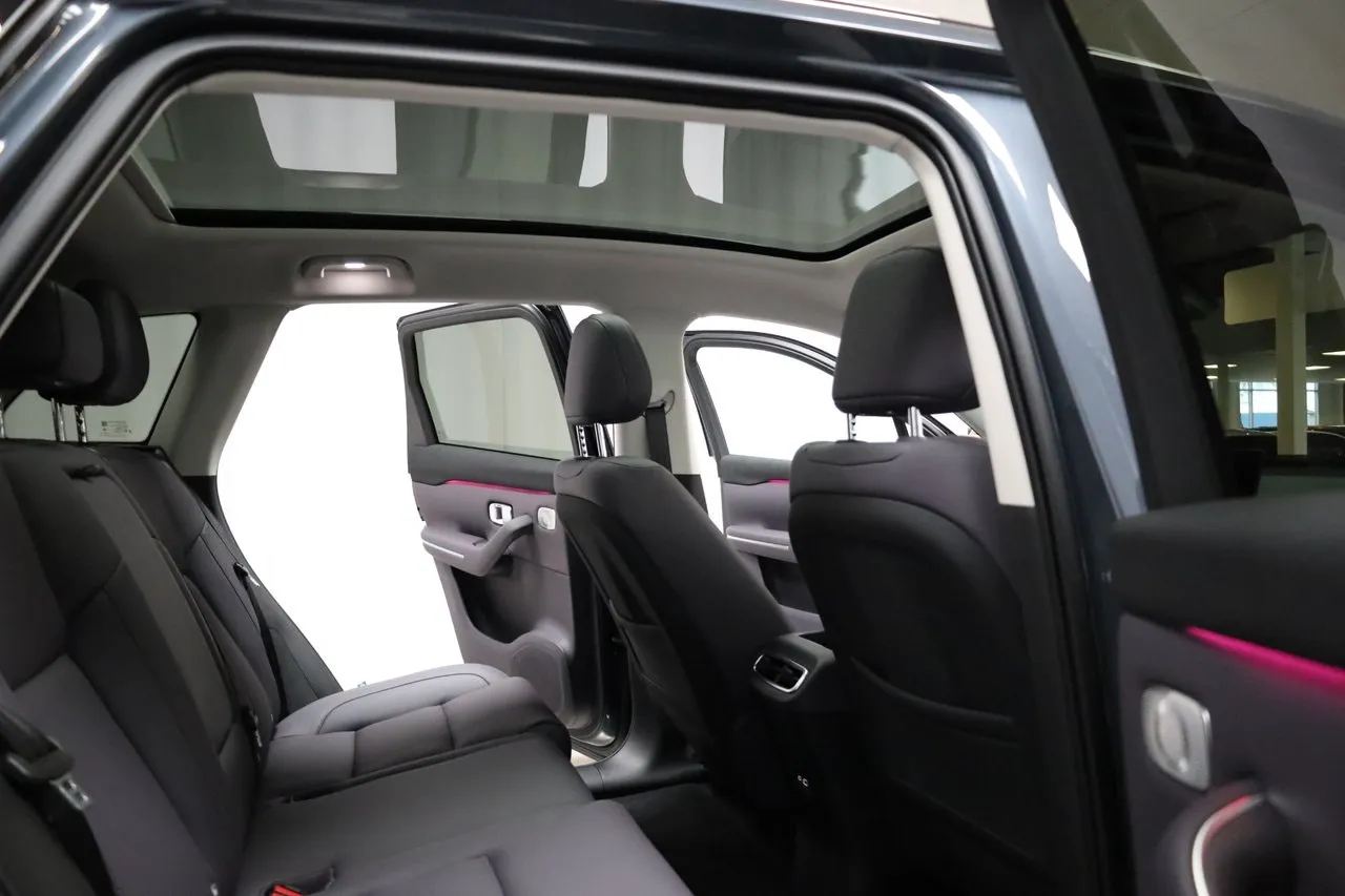 Vehicle image 20