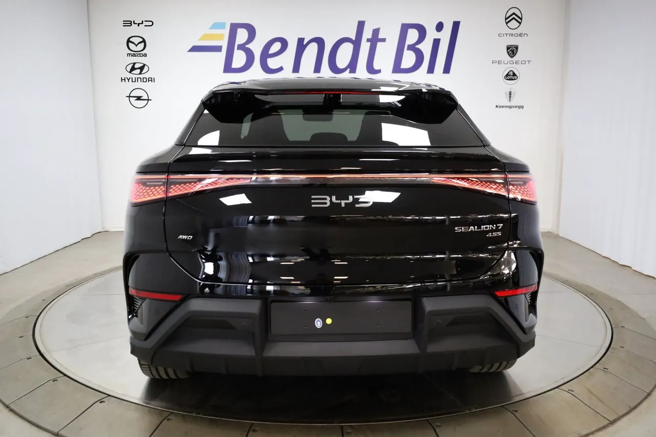 Vehicle image 7