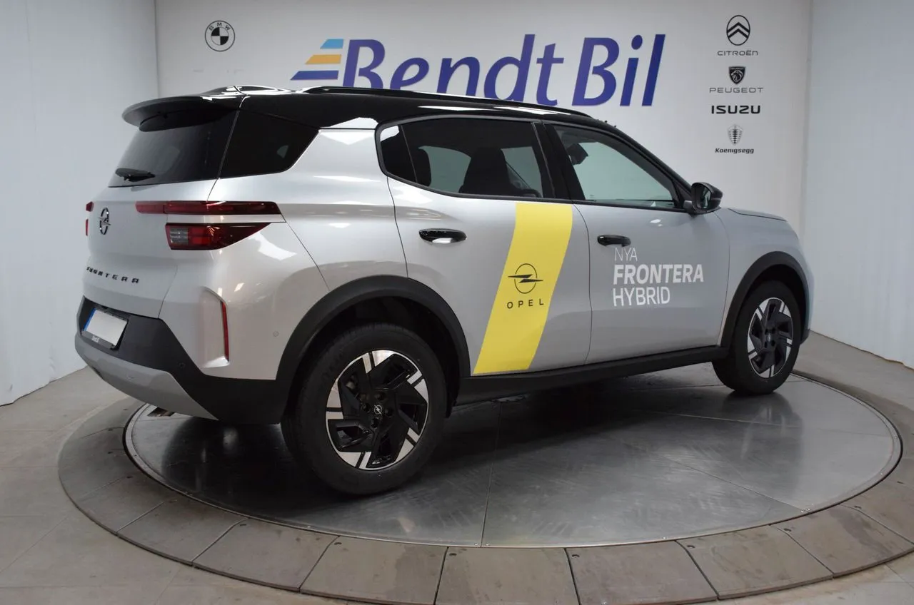 Vehicle image 10
